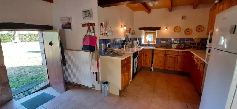 French property for sale in Cherval, Dordogne - €255,000 - photo 4