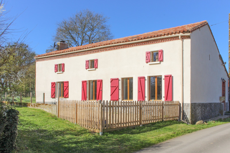 French property for sale in Chiché, Deux-Sèvres - €193,000 - photo 0