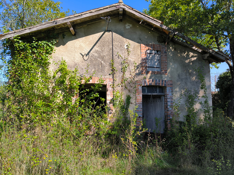 French property for sale in Val d'Issoire, Haute-Vienne - €199,800 - photo 2