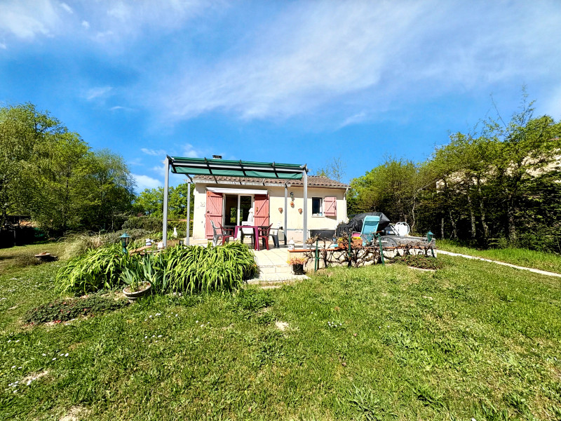 French property for sale in Saint-Estèphe, Dordogne - €76,300 - photo 1