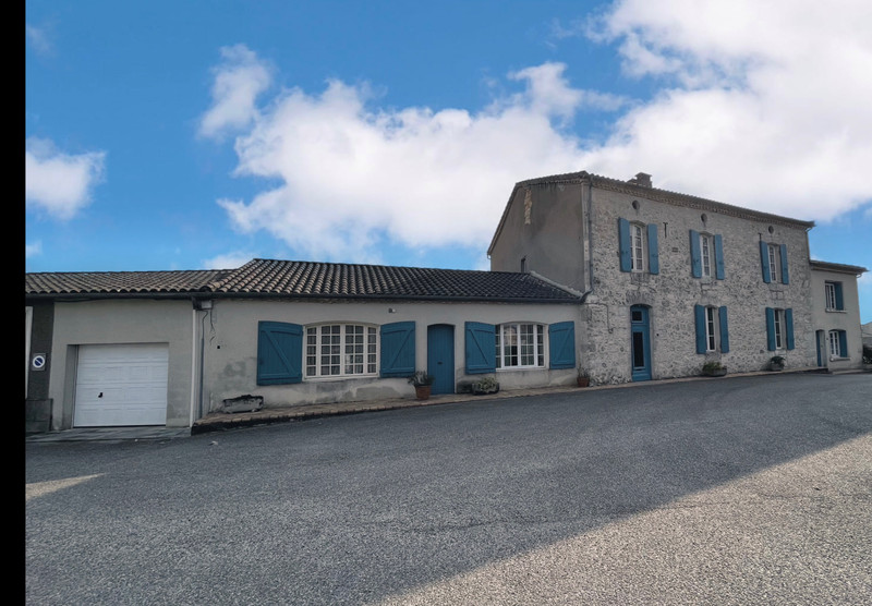French property for sale in Agen, Lot-et-Garonne - &#8364;395,000 - photo 2