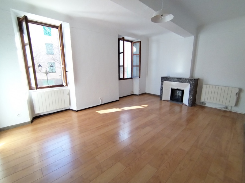 French property for sale in Solliès-Toucas, Var - €123,900 - photo 2