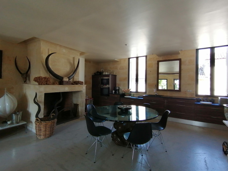 French property for sale in Castillon-la-Bataille, Gironde - &#8364;890,000 - photo 5