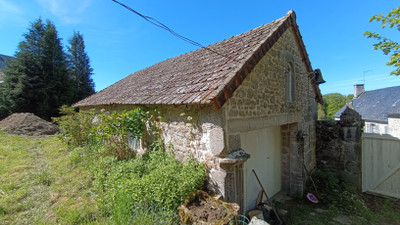 French property for sale in Auzances, Creuse - €144,900 - photo 3