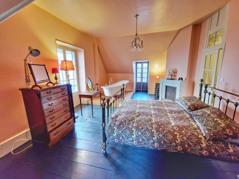 Propriété à vendre à Vallière, Creuse - 549 080 €