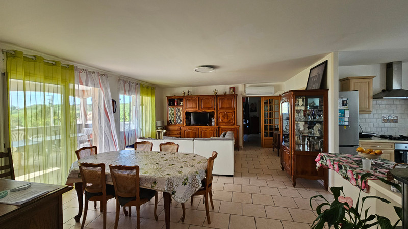 French property for sale in Saint-Quentin-de-Chalais, Charente - €279,600 - photo 2