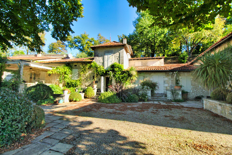 French property for sale in Cherval, Dordogne - €670,250 - photo 5