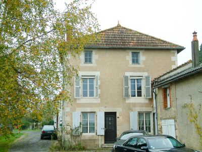 Maison à vendre à Plaisance, Vienne, Poitou-Charentes, avec Leggett Immobilier