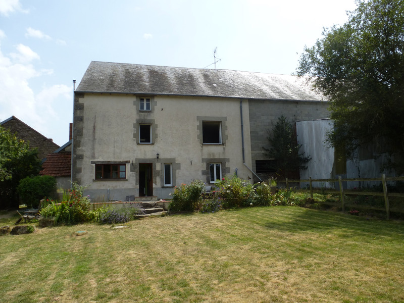 Maison à vendre à Saint-Chabrais, Creuse - 167 292 € - photo 1