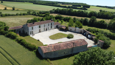 Maison à vendre à Chives, Charente-Maritime, Poitou-Charentes, avec Leggett Immobilier