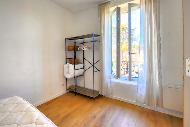 French property for sale in Apt, Vaucluse - €199,000 - photo 2