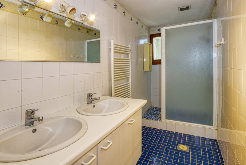 French property for sale in Gargas, Vaucluse - €375,000 - photo 10