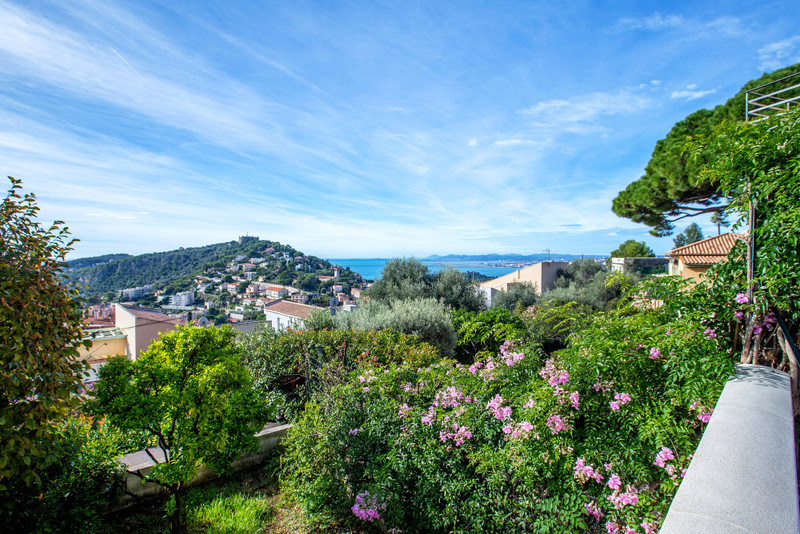 French property for sale in Villefranche-sur-Mer, Alpes-Maritimes - €990,000 - photo 2