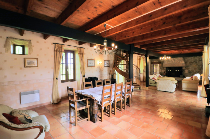 House for sale in SaintClet Côtesd'Armor Near PONTRIEUX, superb 6