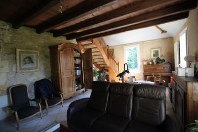 French property for sale in Eyraud-Crempse-Maurens, Dordogne - €340,000 - photo 2