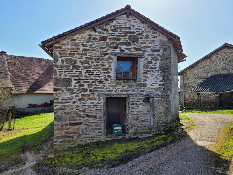 French property for sale in Mialet, Dordogne - €56,000 - photo 2