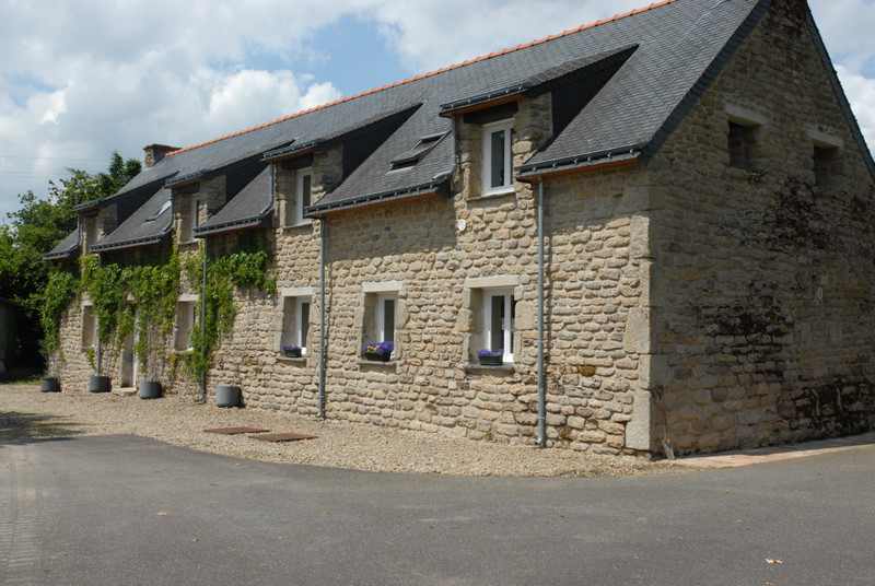 French property for sale in Plouray, Morbihan - €858,600 - photo 2