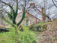 Maison à vendre à Aubusson, Creuse - 23.000 € - photo 2