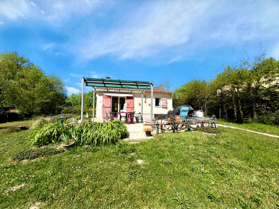 French property for sale in Saint-Estèphe, Dordogne - €76,300 - photo 1