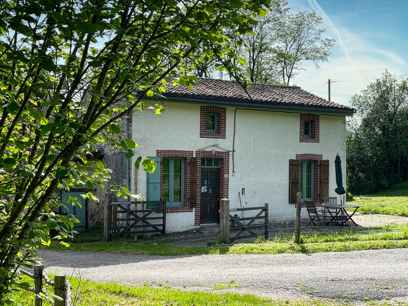 Maison à vendre à Saint-Bonnet-de-Bellac, Haute-Vienne - 147.150 € - photo 1