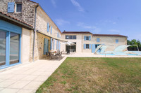 Maison à vendre à Nuaillé-sur-Boutonne, Charente-Maritime - 315.650 € - photo 1