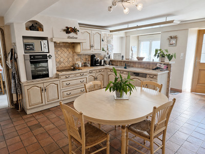 French property for sale in Cognac-la-Forêt, Haute-Vienne - €212,000 - photo 2