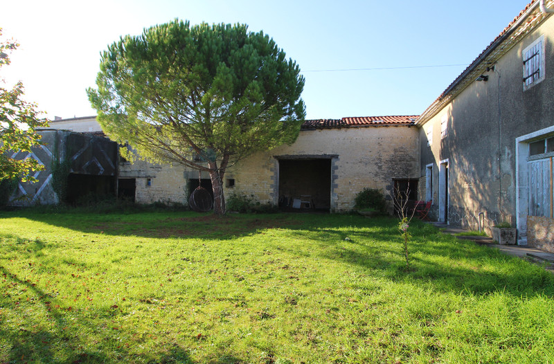 French property for sale in Ranville-Breuillaud, Charente - €82,500 - photo 10