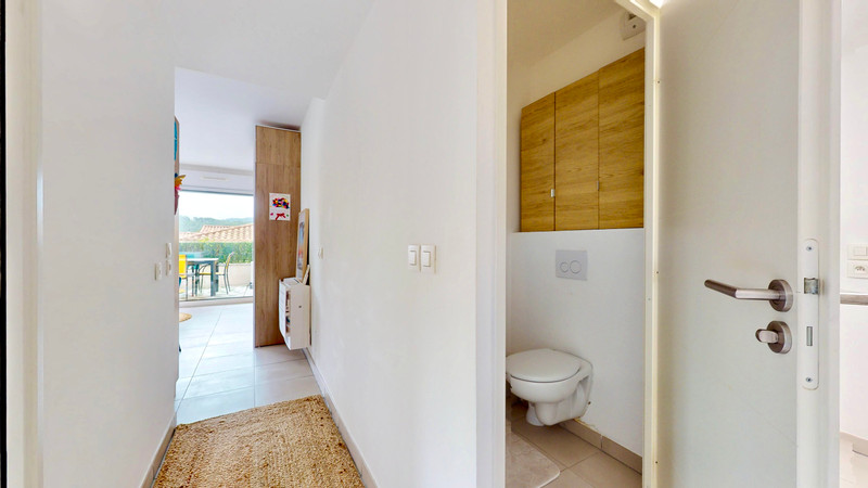 French property for sale in Saint-Cyr-sur-Mer, Var - €290,000 - photo 4