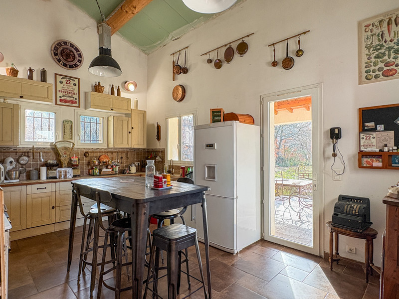 French property for sale in Trets, Bouches-du-Rhône - €1,260,000 - photo 6