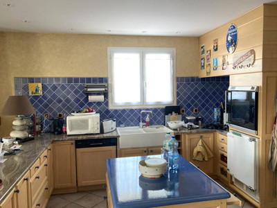 French property for sale in L'Isle-Jourdain, Vienne - €249,999 - photo 4