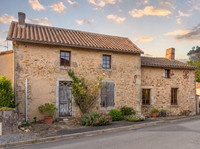 Propriété à vendre à Oroux, Deux-Sèvres - 51 000 € - photo n°1