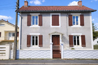 Propriété à vendre à Chabanais, Charente - 99 000 € - photo n°1