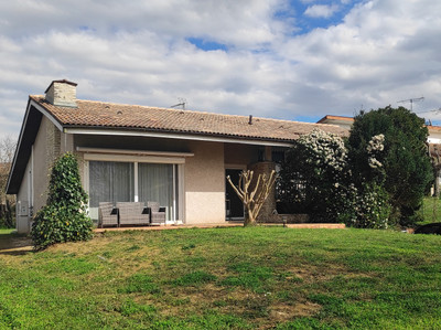 French property for sale in Aiguillon, Lot-et-Garonne - €220,000 - photo 1