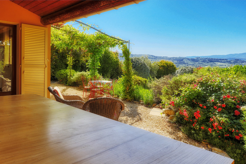 French property for sale in Gargas, Vaucluse - €395,000 - photo 3