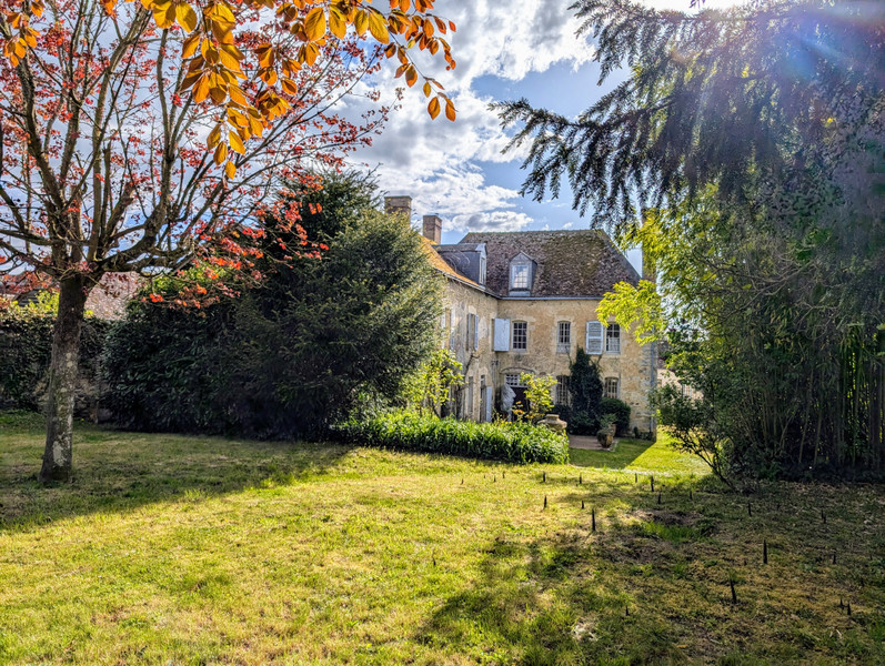 French property for sale in Nogent-le-Bernard, Sarthe - €465,000 - photo 1