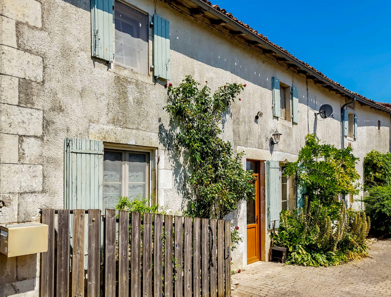 French property for sale in Champagné-le-Sec, Vienne - €145,000 - photo 4