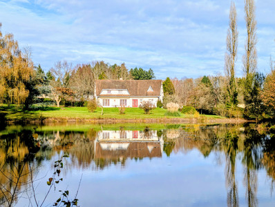 Maison à vendre à Dournazac, Haute-Vienne, Limousin, avec Leggett Immobilier
