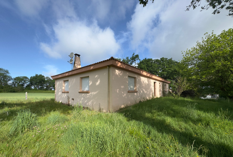 French property for sale in Nesmy, Vendée - €253,970 - photo 1
