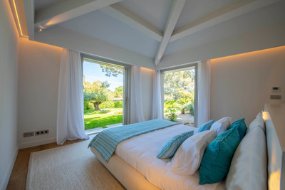 Saint-Tropez - Above Salins beach - Contemporary villa - 5 bedrooms -