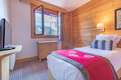 French property for sale in Courchevel, Savoie - €1,485,000 - photo 3