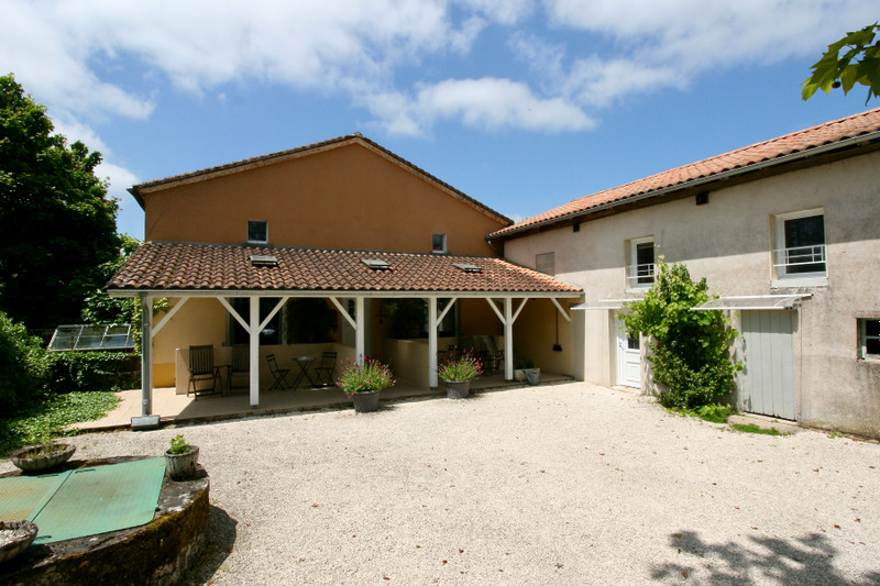 Propriété à vendre à Rouzède, Charente - 349 500 €