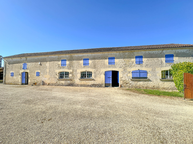 French property for sale in Matha, Charente-Maritime - €399,950 - photo 5