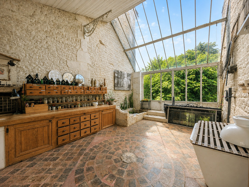 French property for sale in La Crèche, Deux-Sèvres - €520,000 - photo 2