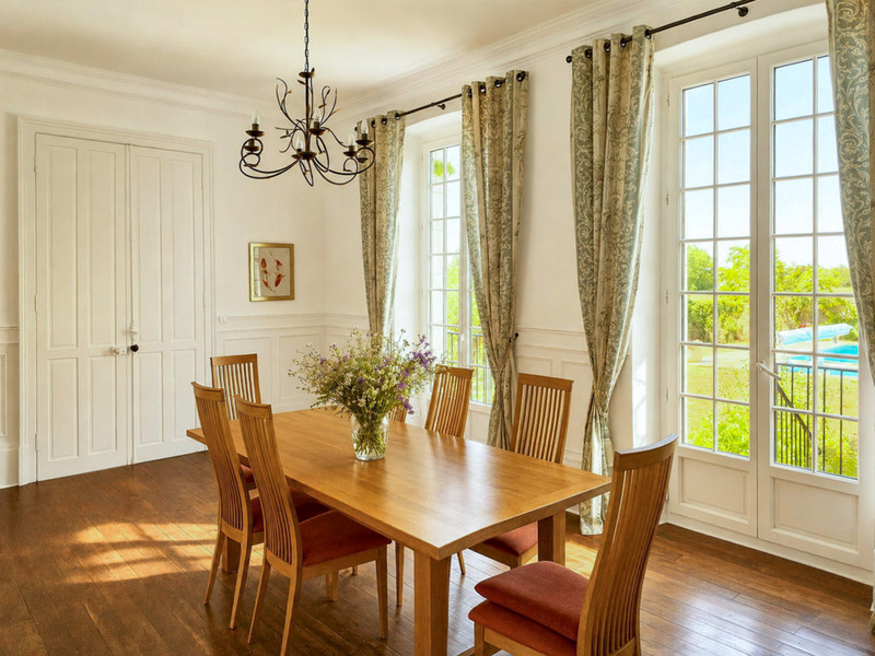 French property for sale in Flogny-la-Chapelle, Yonne - €649,999 - photo 4