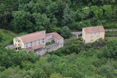 Commerce à vendre à Largentière, Ardèche, Rhône-Alpes, avec Leggett Immobilier