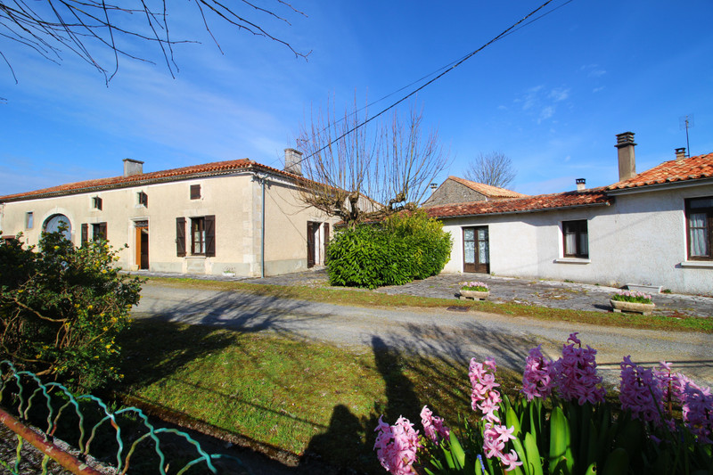 Maison à vendre à Couture-d'Argenson, Deux-Sèvres - 109.900 € - photo 1