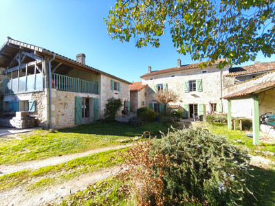 Maison à vendre à Charras, Charente, Poitou-Charentes, avec Leggett Immobilier