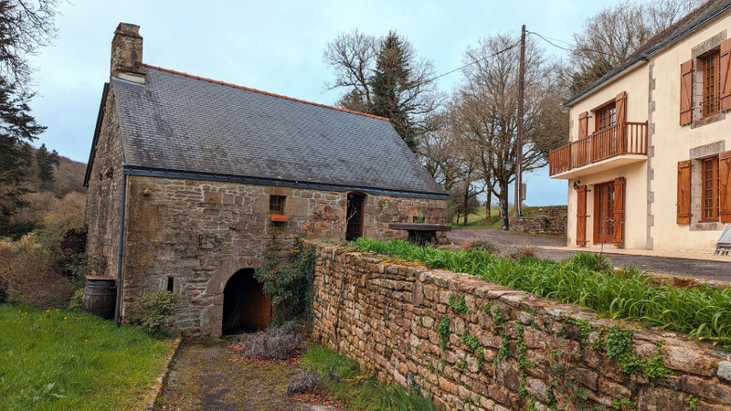 French property for sale in Ploërdut, Morbihan - €604,200 - photo 11