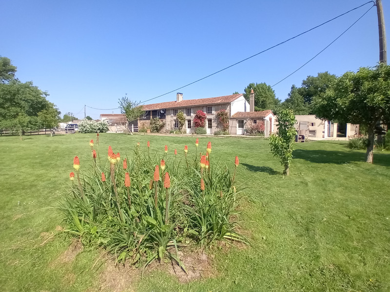 French property for sale in Argentonnay, Deux-Sèvres - €349,800 - photo 0