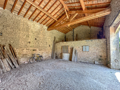 French property for sale in Ballans, Charente-Maritime - €224,950 - photo 9